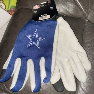 NFL Cowboys team texting gloves